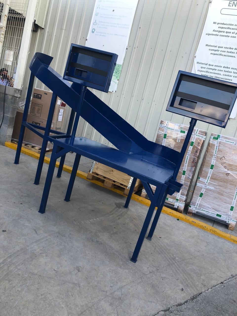 RACKS Y MESAS DE TRABAJO — foto 4